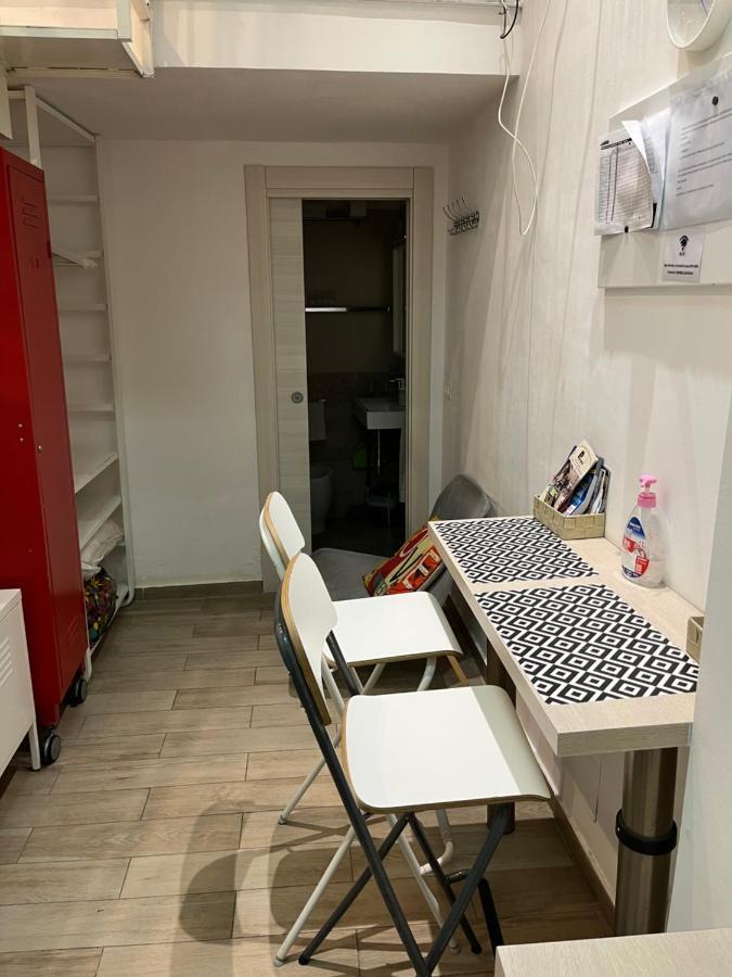 La Casina Di Lia In Via Dei Tribunali Neapel Exterior foto